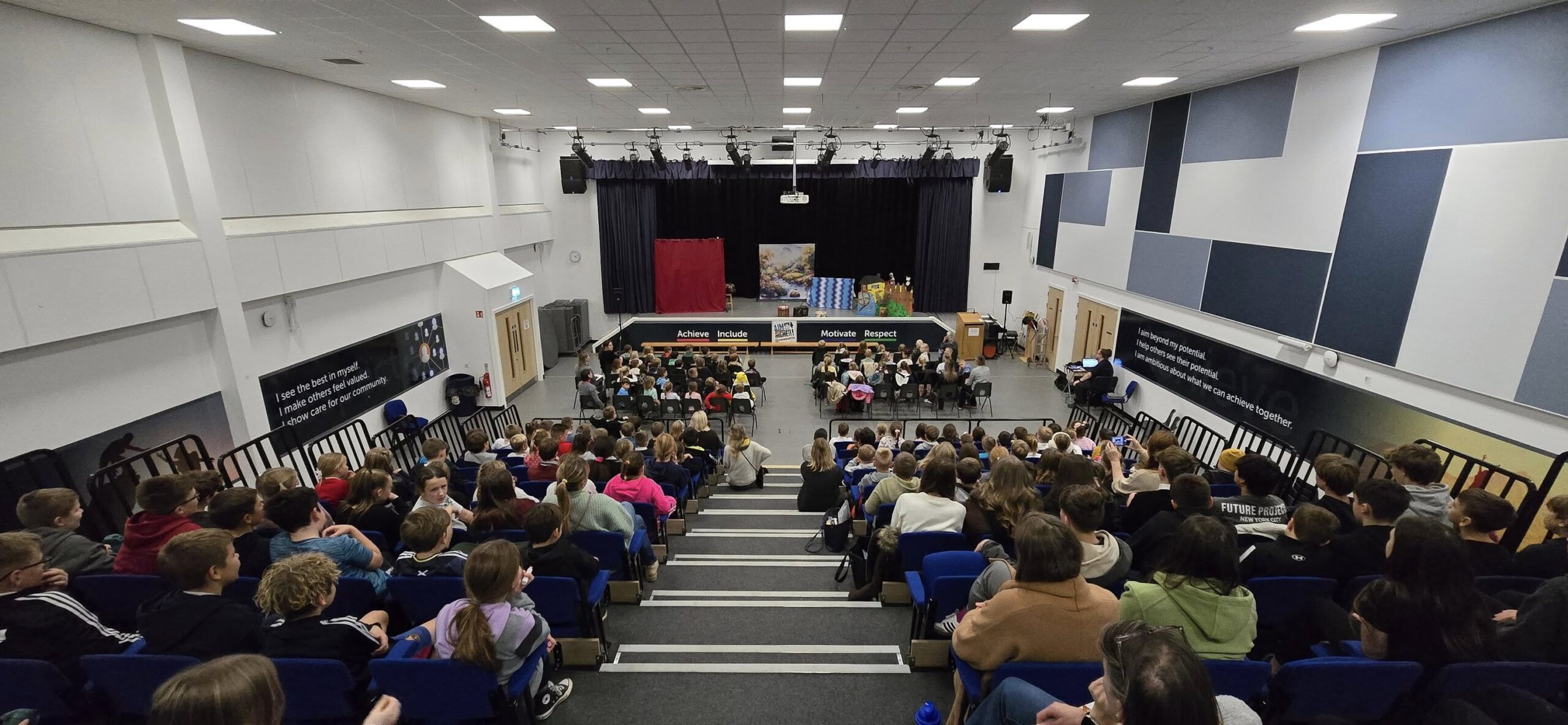 Andrzejki z Teatrem MOS