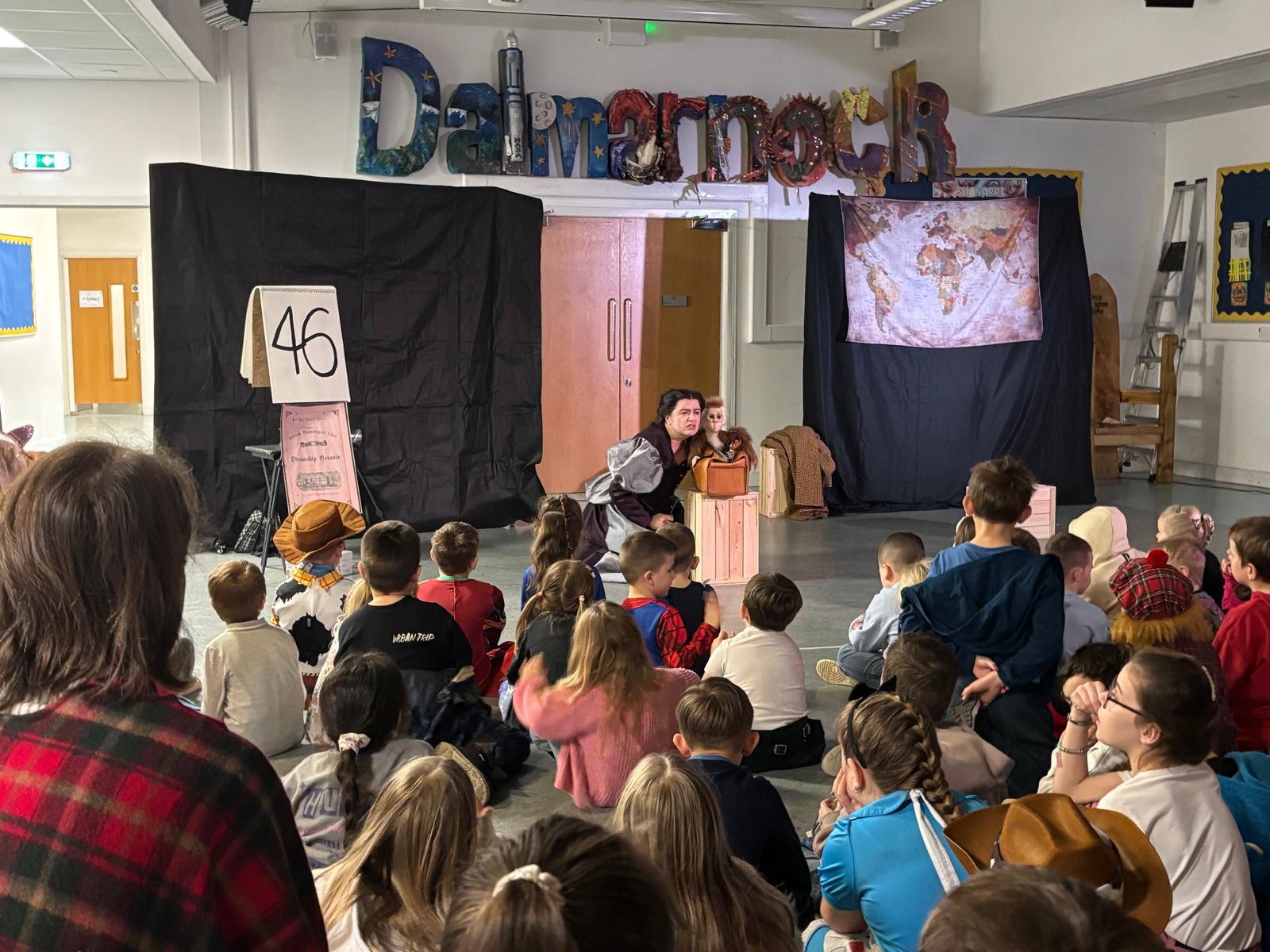 Karnawałowa Nellie Bly w Glasgow